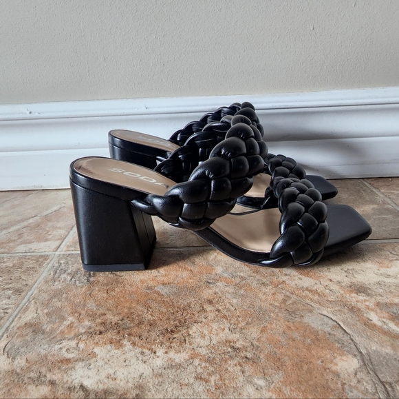 NWOT Soda heels - Picture 2 of 3